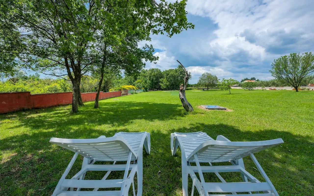 Villa Hacienda Rosemary Muntić 0*,